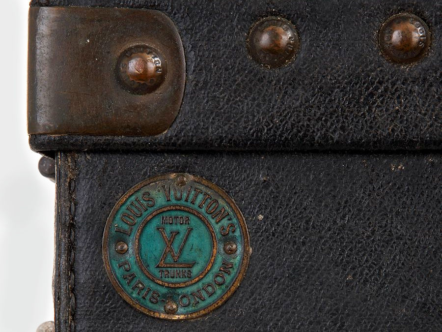 Vuittonite black automobile trunk